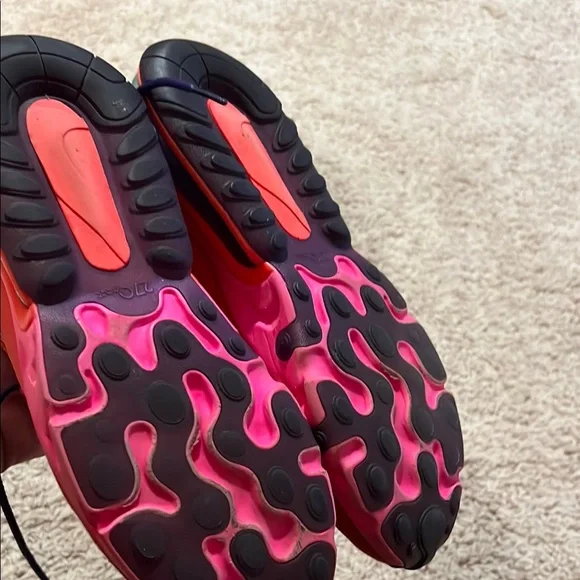 Nike Athletic Shoes Pink and Red with Modern Design - Picture 4 of 6